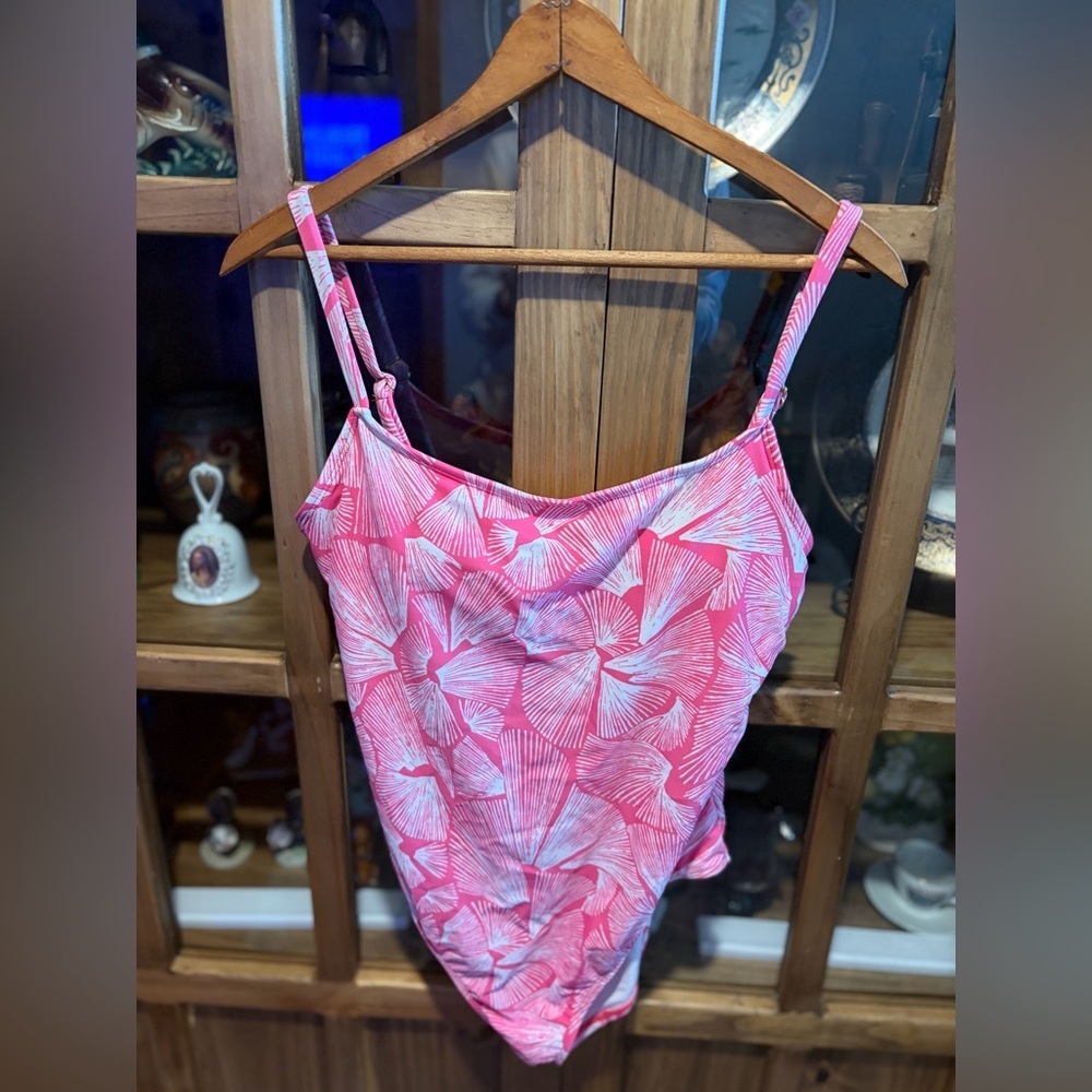 Leilani One Piece Swimsuit NWOT Pink & White  Palm Leaf Print Size 10 Padded